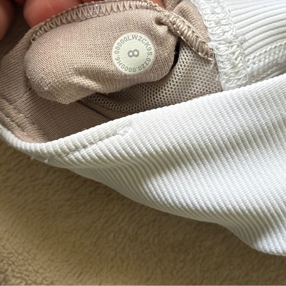 Lululemon Energy Bra High Neck Long Line‎ *Medium Support Size 8 - Picture 4 of 4